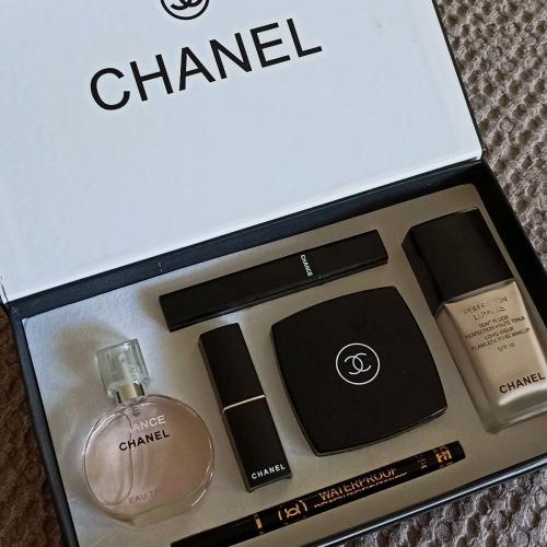 Chanel Box with Accessories